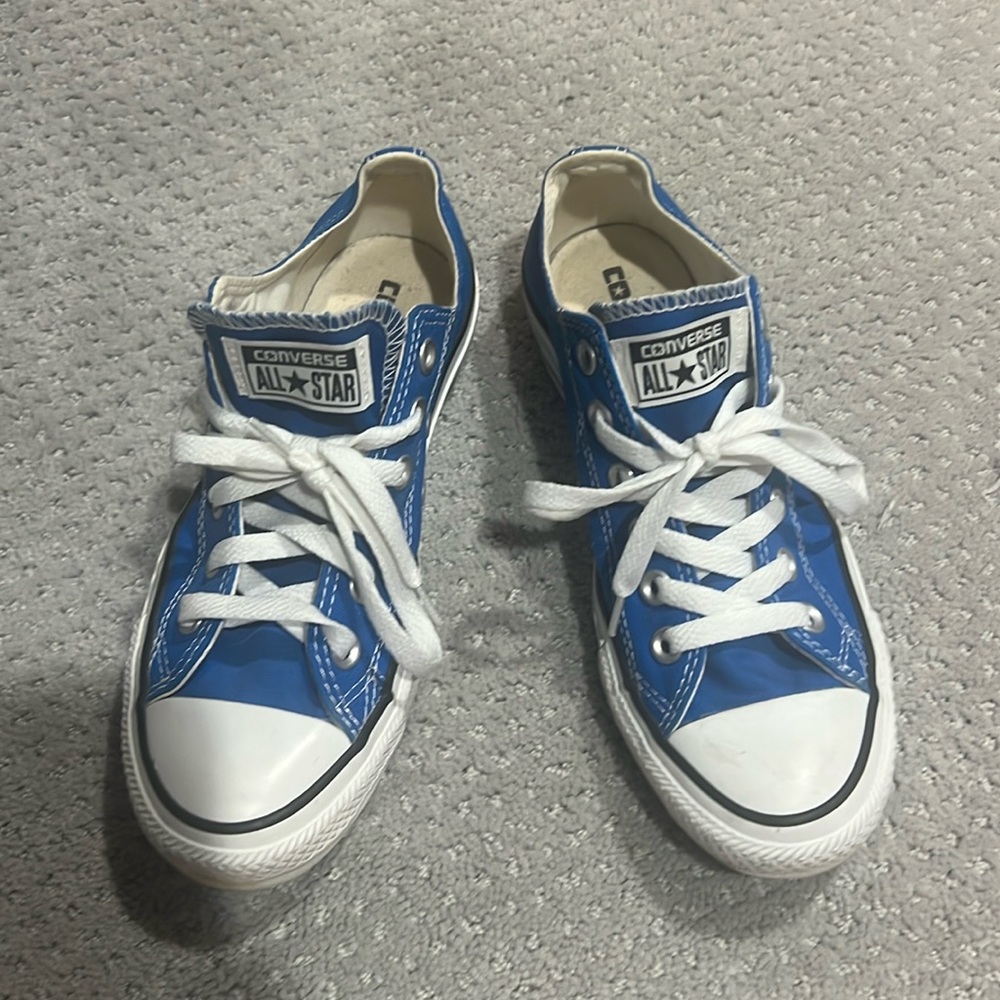 Converse blue low top sneaker men’s 5 wom7